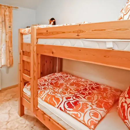 3 Bedroom Beautiful In Thomsdorf *