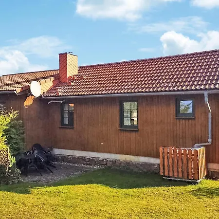 3 Bedroom Beautiful In Thomsdorf *