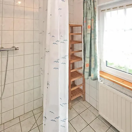 3 Bedroom Beautiful In Thomsdorf *